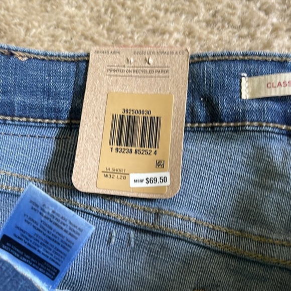 Levis Classic Straight Jeans - Picture 4 of 6